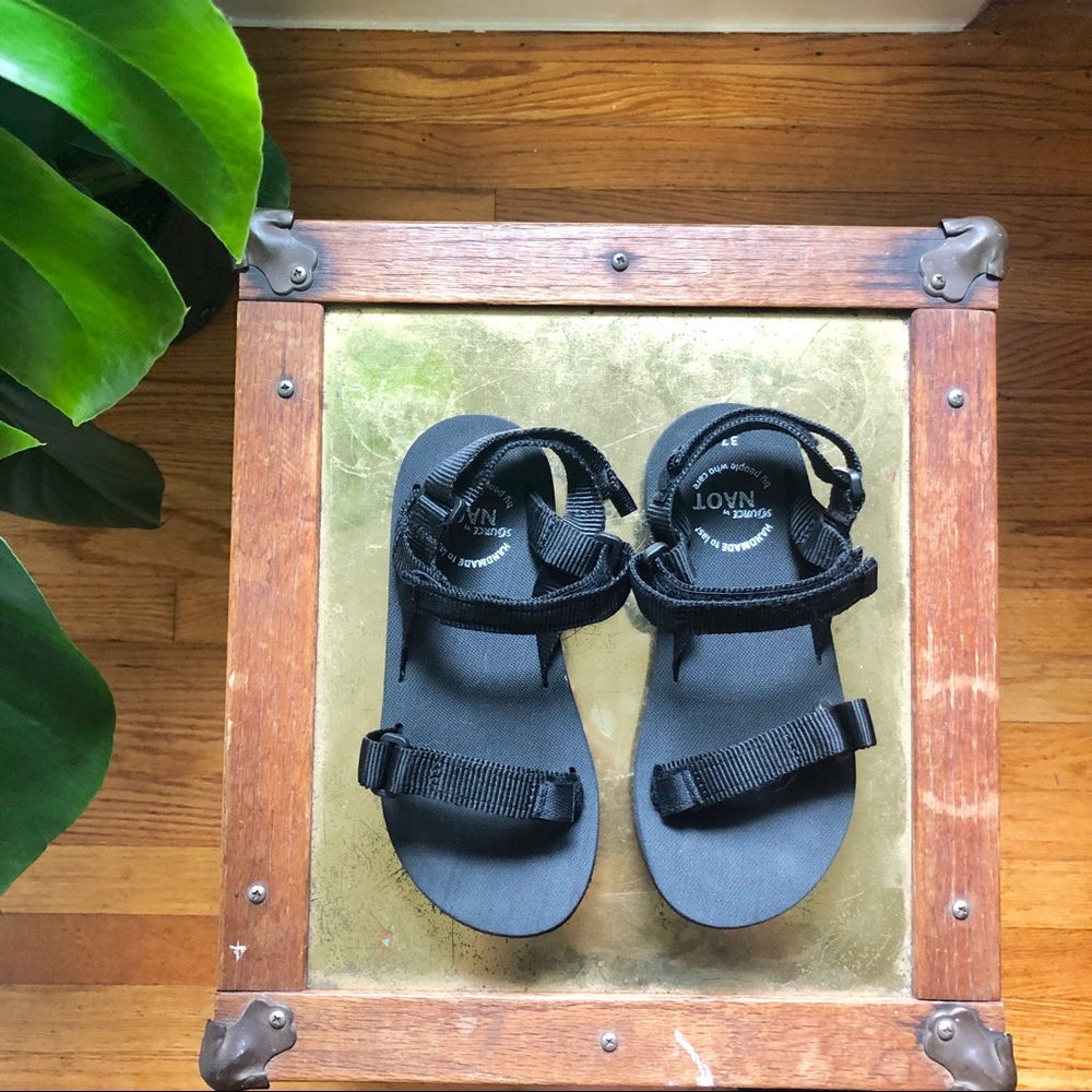 NEW Naot Haven Active Sandal